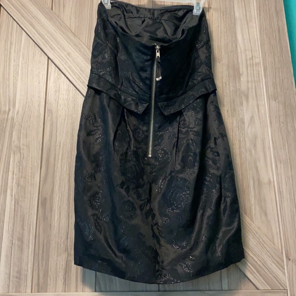 Strapless floral dress - Picture 2 of 5